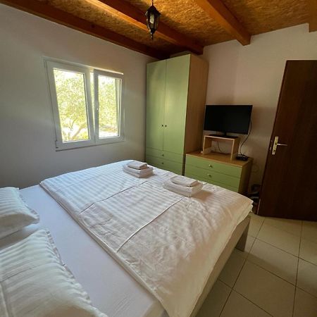 Kuca Za Odmor Buba, Otok Zut Villa Pristanisce Eksteriør billede