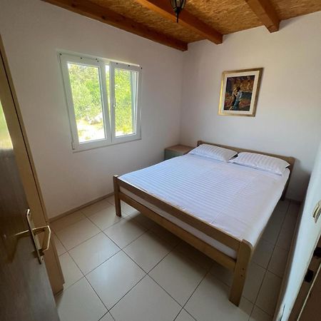 Kuca Za Odmor Buba, Otok Zut Villa Pristanisce Eksteriør billede